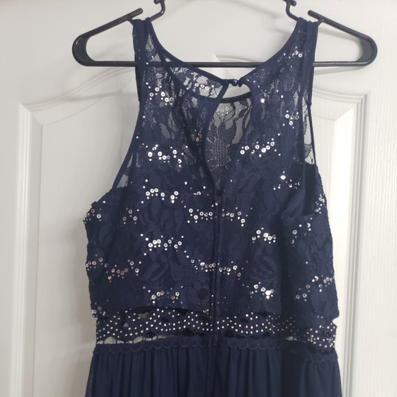 Prom gown - Picture 2 of 4